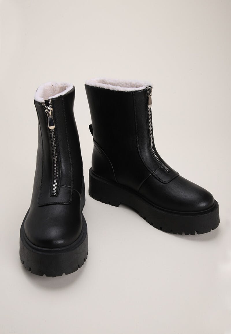 Truffle Collection snow boots in black